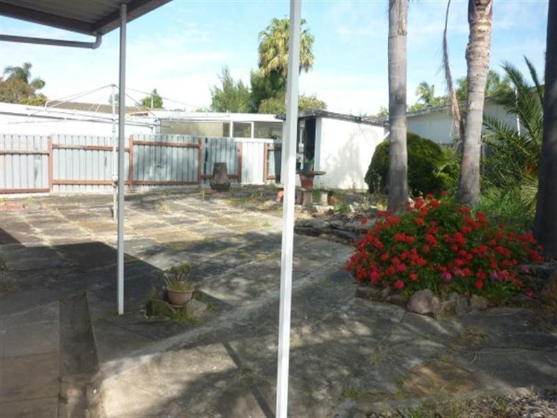 8 Doran Avenue, Lurnea NSW 2170