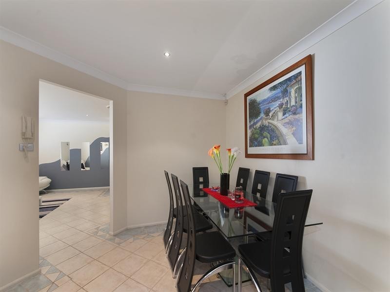 5 Hoddle Place, West Hoxton NSW 2171