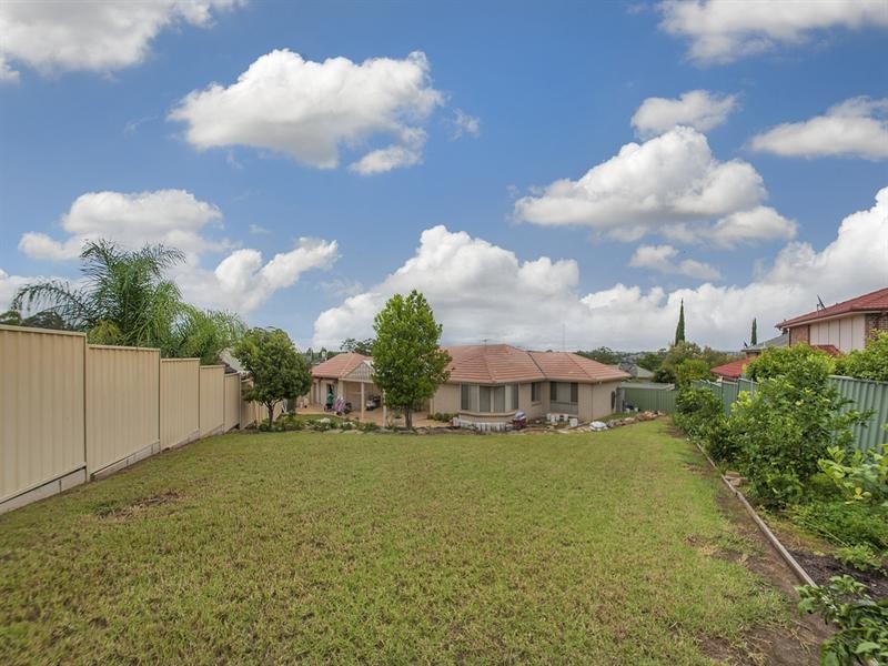 11 Sandalwood Close, Casula NSW 2170