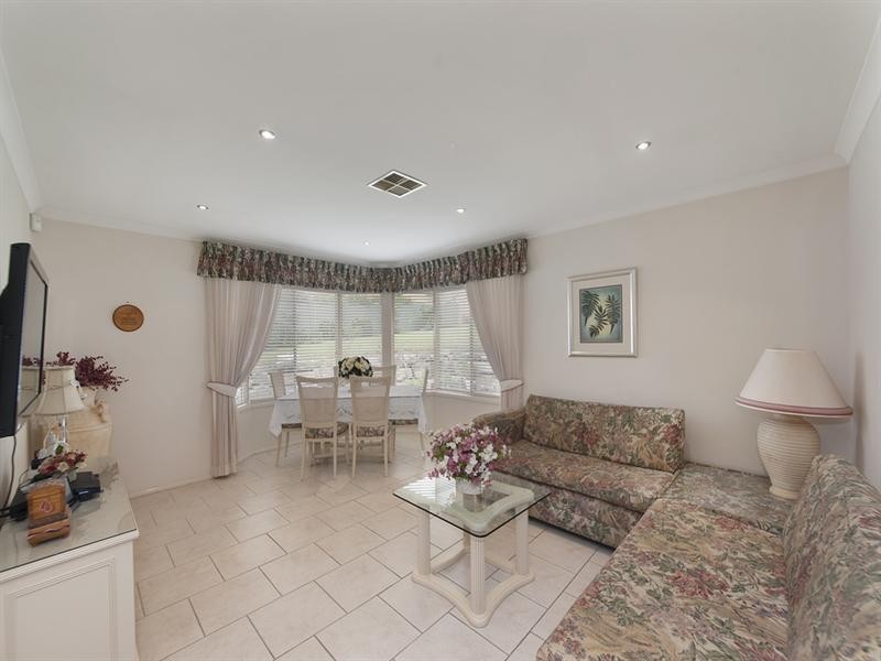 11 Sandalwood Close, Casula NSW 2170