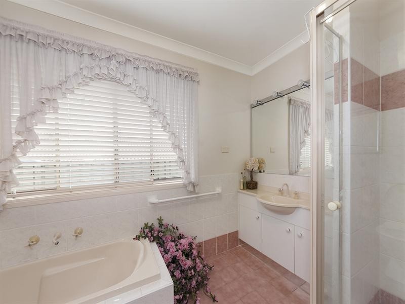 11 Sandalwood Close, Casula NSW 2170