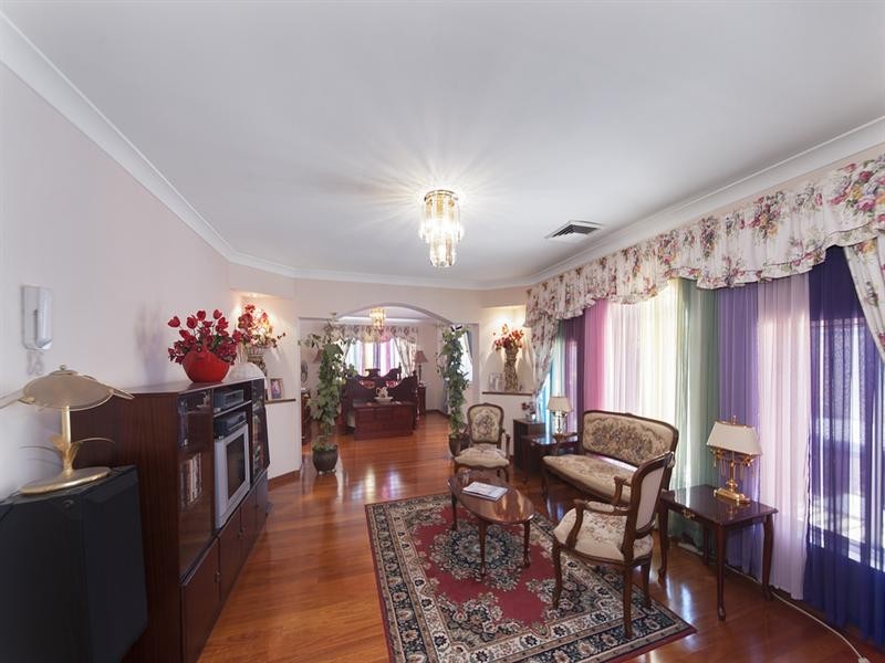 Chipping Norton NSW 2170