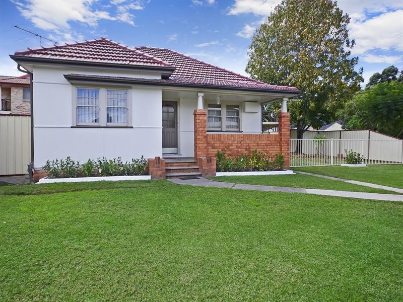 43 Swain Street, Moorebank NSW 2170