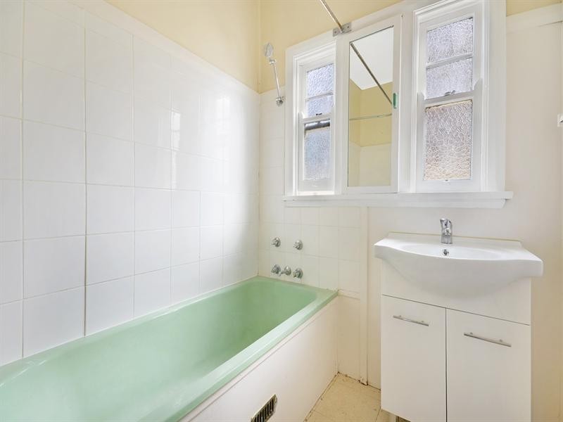 43 Swain Street, Moorebank NSW 2170