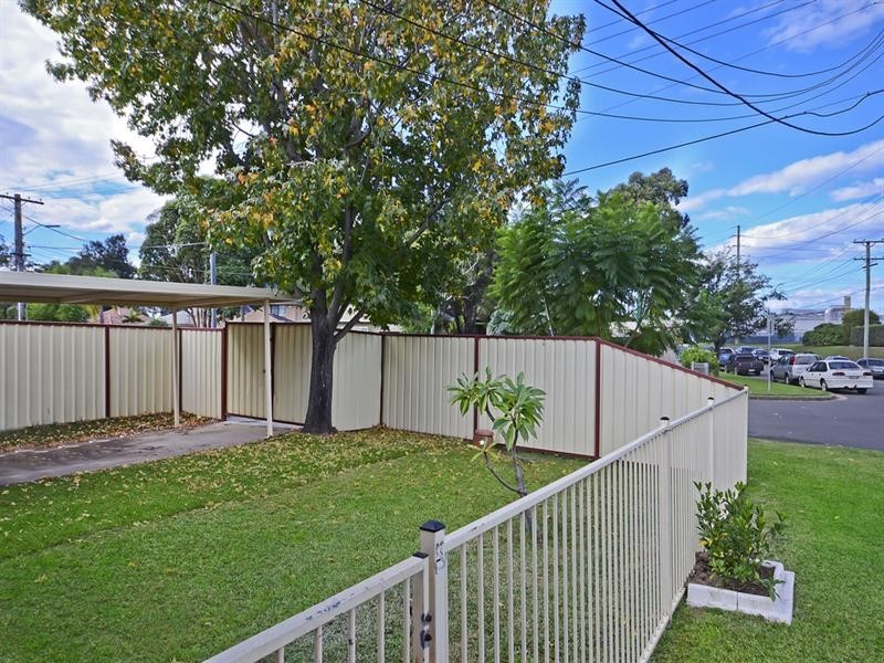 43 Swain Street, Moorebank NSW 2170
