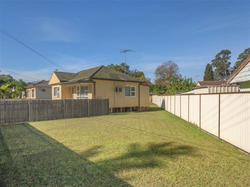3 Vincent Crescent, Canley Vale NSW 2166