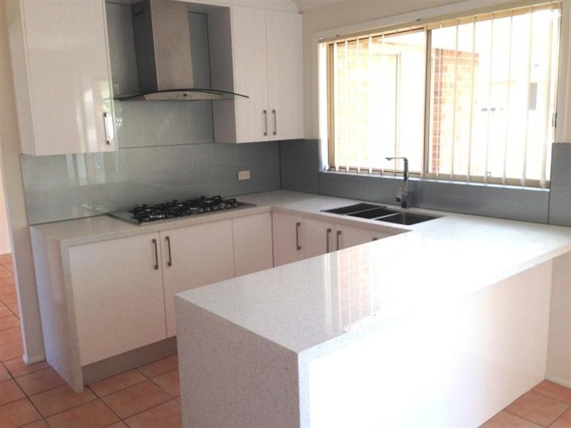 8 Taralga Place, Prestons NSW 2170