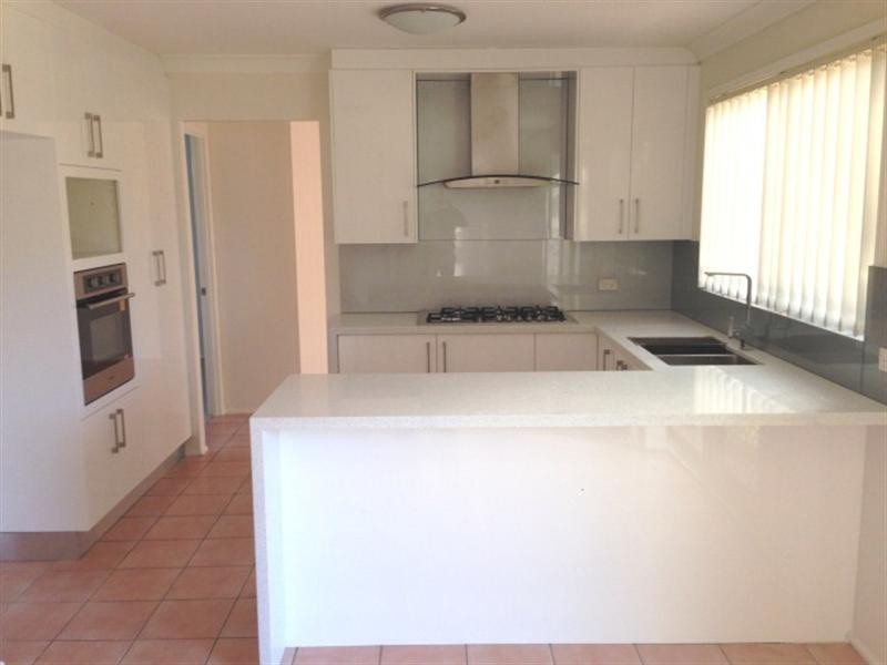 8 Taralga Place, Prestons NSW 2170