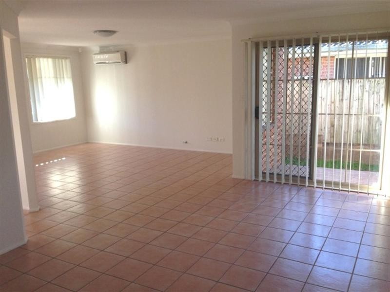 8 Taralga Place, Prestons NSW 2170