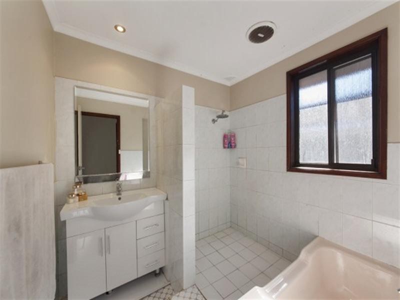 14 Lakewood Crescent, Casula NSW 2170