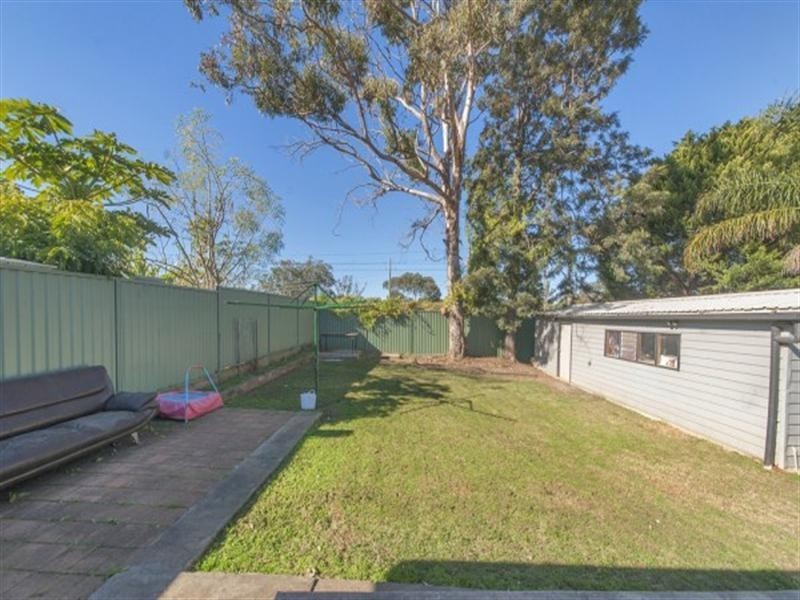 14 Lakewood Crescent, Casula NSW 2170