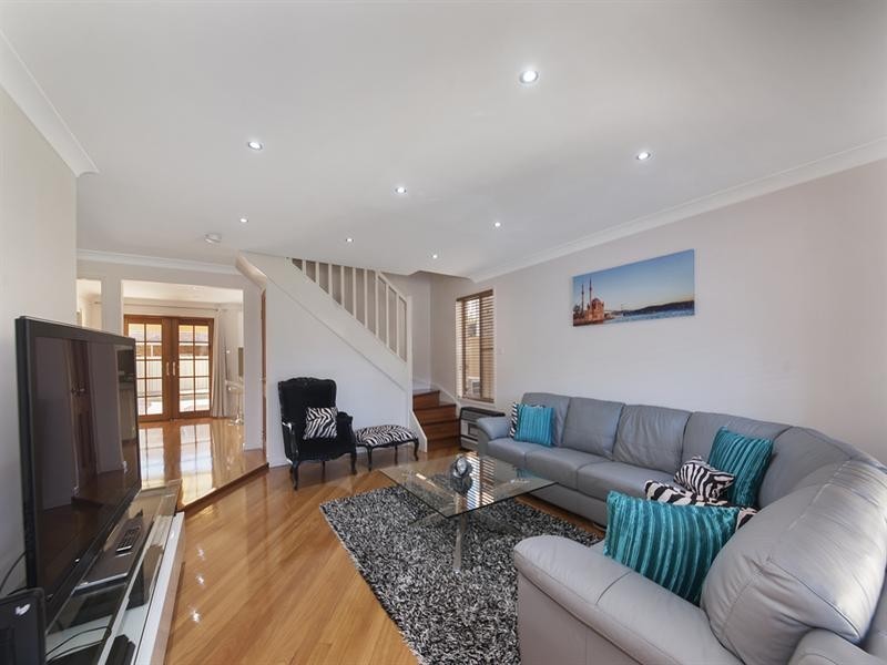 7A Doomben Close, Casula NSW 2170