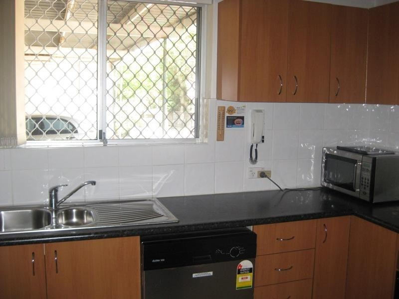 2/4 Forbes Street, Warwick Farm NSW 2170