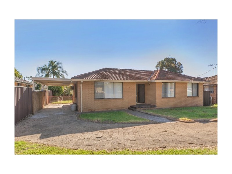 25 Holly Avenue, Chipping Norton NSW 2170