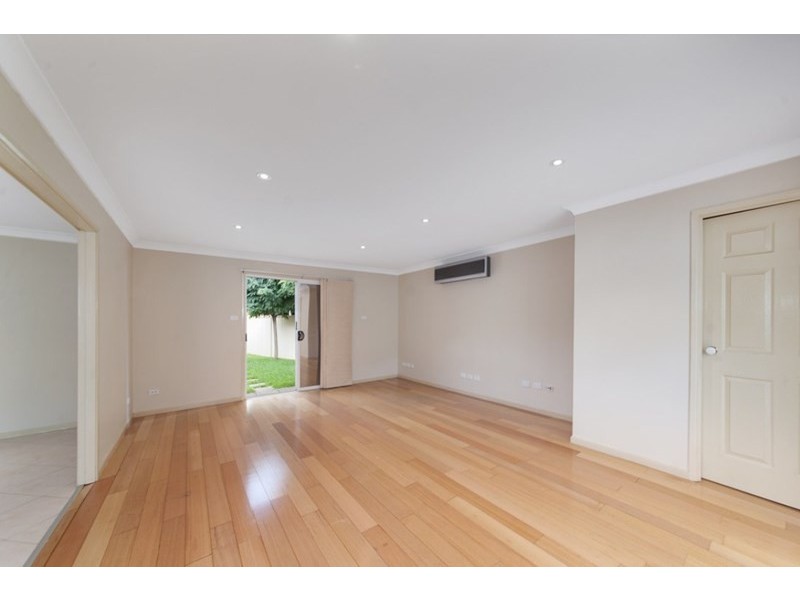8 Applegum Place, Prestons NSW 2170