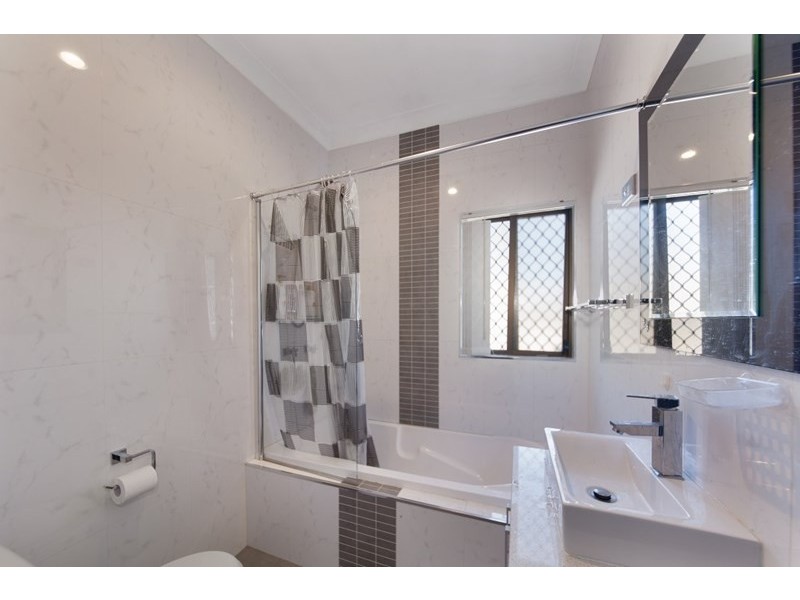 30 Lions Avenue, Lurnea NSW 2170