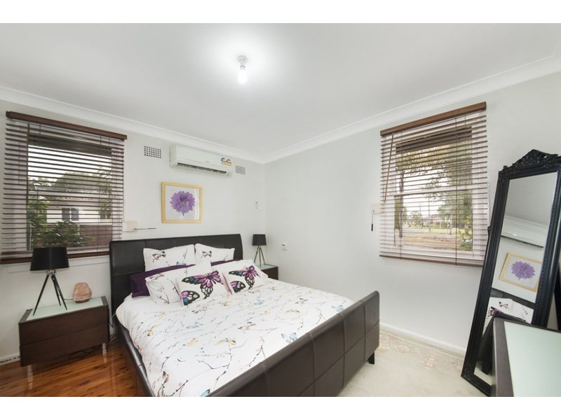 1 O’Neile Crescent, Lurnea NSW 2170