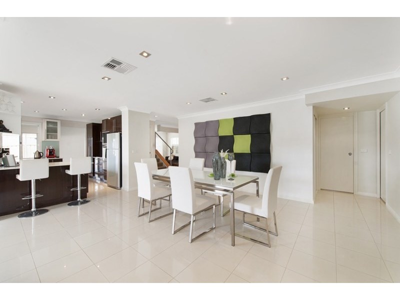 6 Chadley Place, West Hoxton NSW 2171