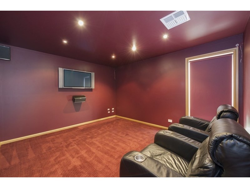 6 Chadley Place, West Hoxton NSW 2171