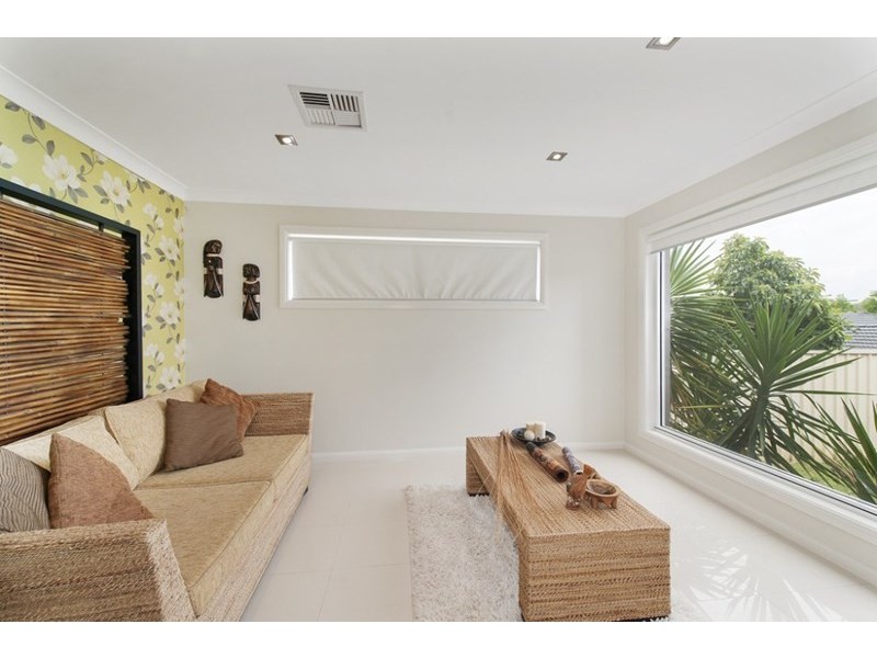 6 Chadley Place, West Hoxton NSW 2171