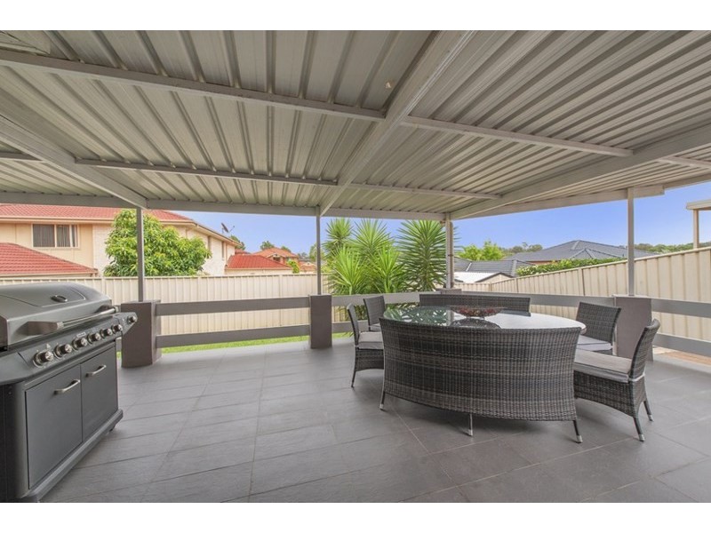 6 Chadley Place, West Hoxton NSW 2171