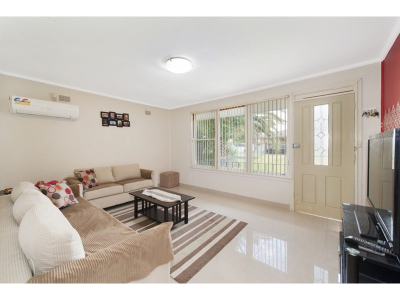 23 Facey Crescent, Lurnea NSW 2170