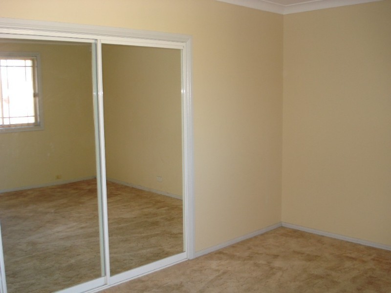 Edensor Park NSW 2176