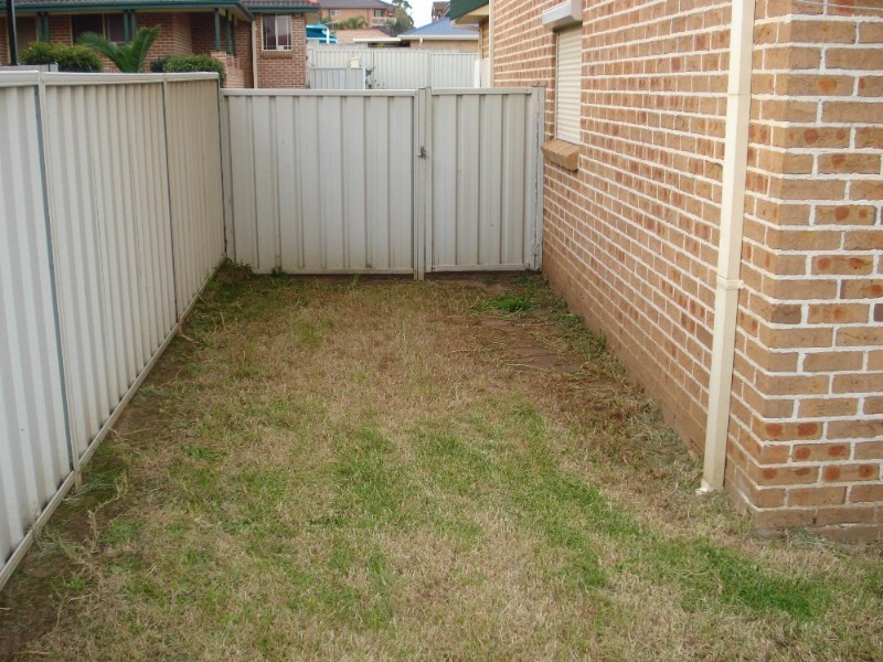 Edensor Park NSW 2176