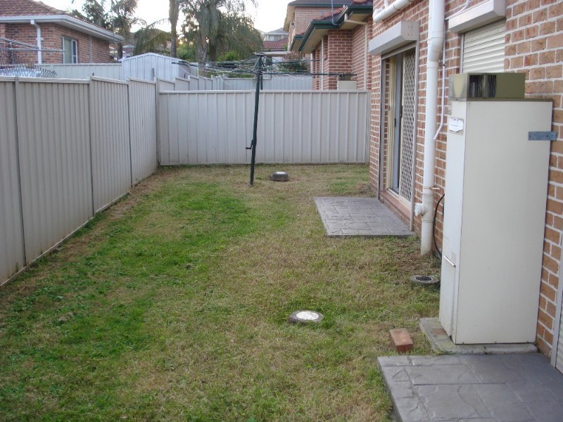 Edensor Park NSW 2176