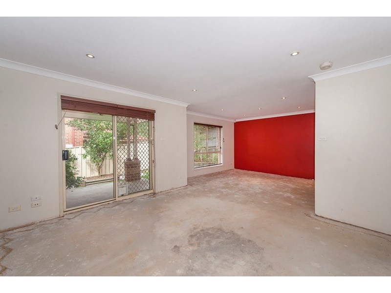 6/182-184 Leacocks Lane, Casula NSW 2170