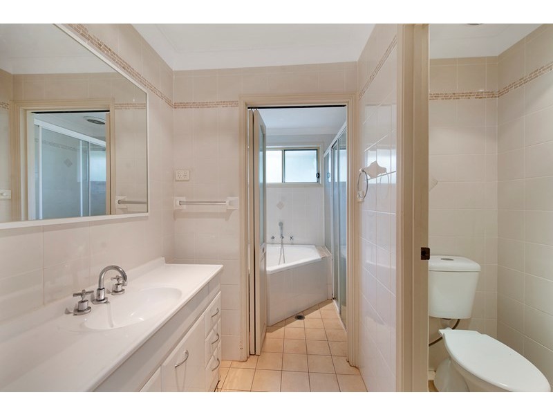 6/182-184 Leacocks Lane, Casula NSW 2170