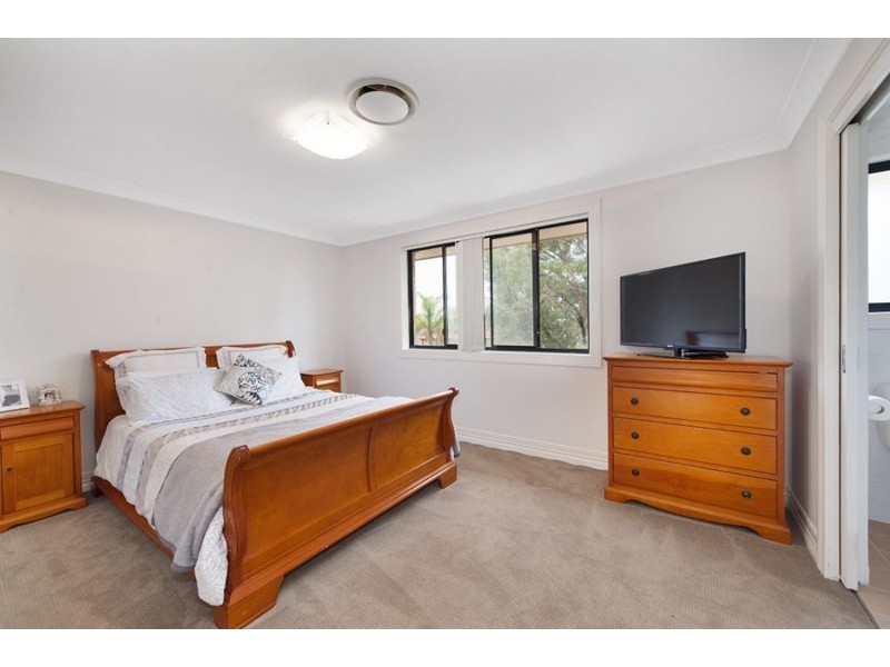 75 Kendall Drive, Casula NSW 2170