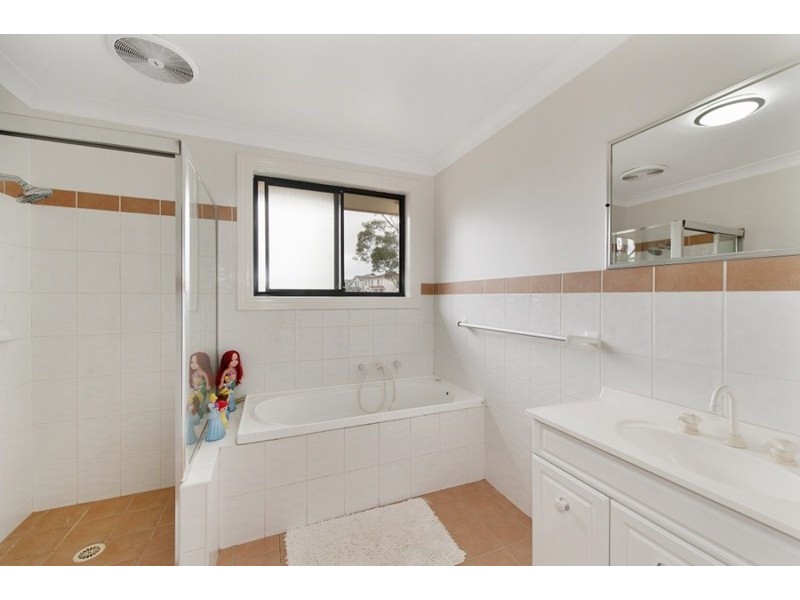75 Kendall Drive, Casula NSW 2170