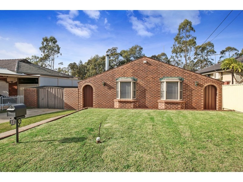 33 Foveaux Avenue, Lurnea NSW 2170
