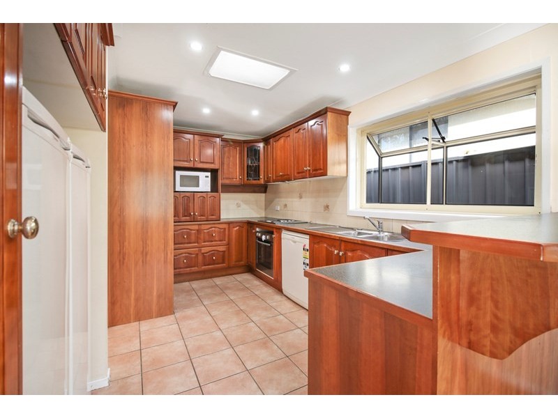 33 Foveaux Avenue, Lurnea NSW 2170