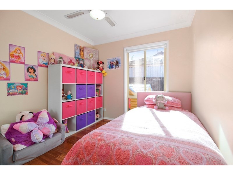 33 Foveaux Avenue, Lurnea NSW 2170