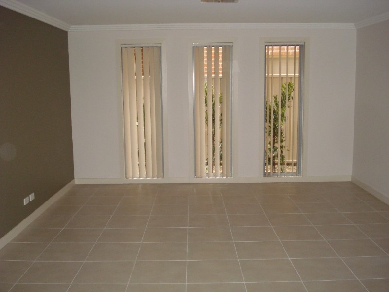 26 Sammut Crescent, Chipping Norton NSW 2170