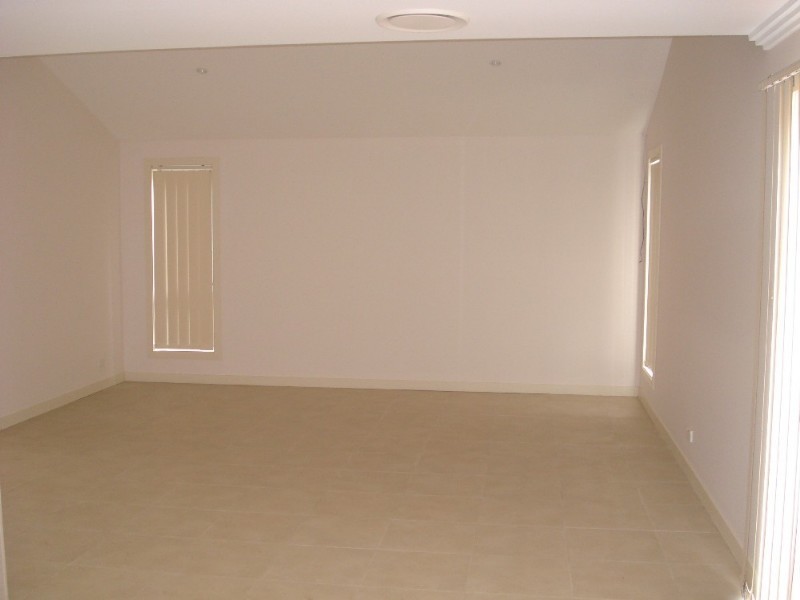 26 Sammut Crescent, Chipping Norton NSW 2170