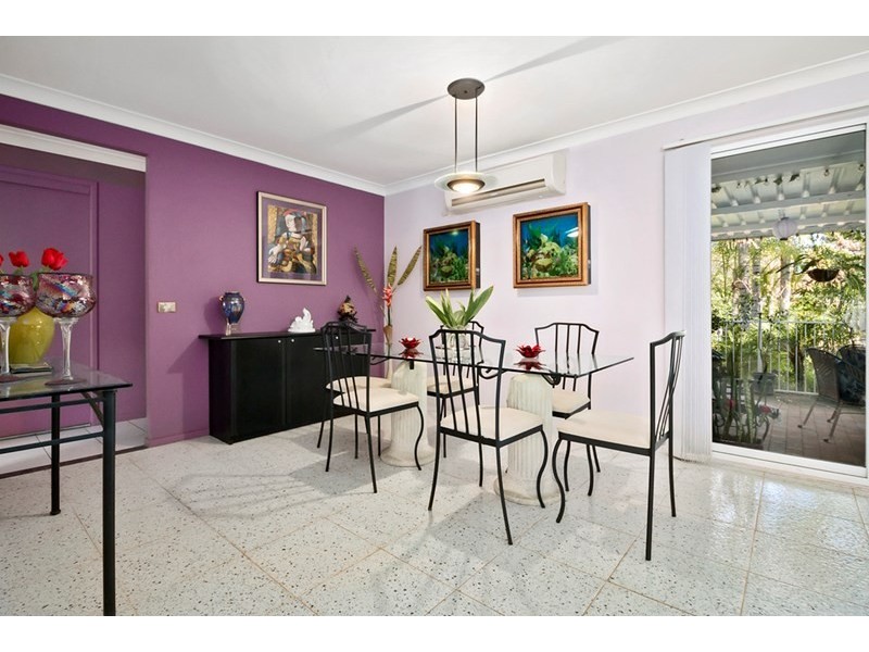 10 White Way, Casula NSW 2170