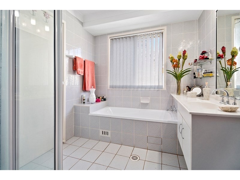 10 White Way, Casula NSW 2170