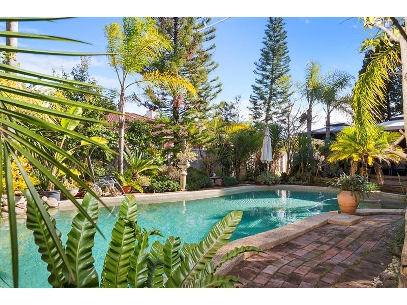 10 White Way, Casula NSW 2170