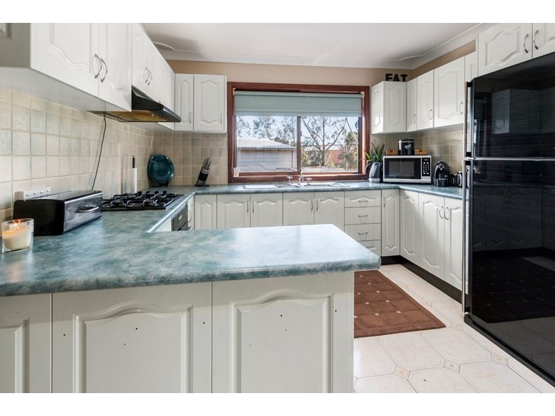 6 Wedge Place, Lurnea NSW 2170