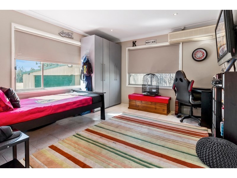 6 Wedge Place, Lurnea NSW 2170