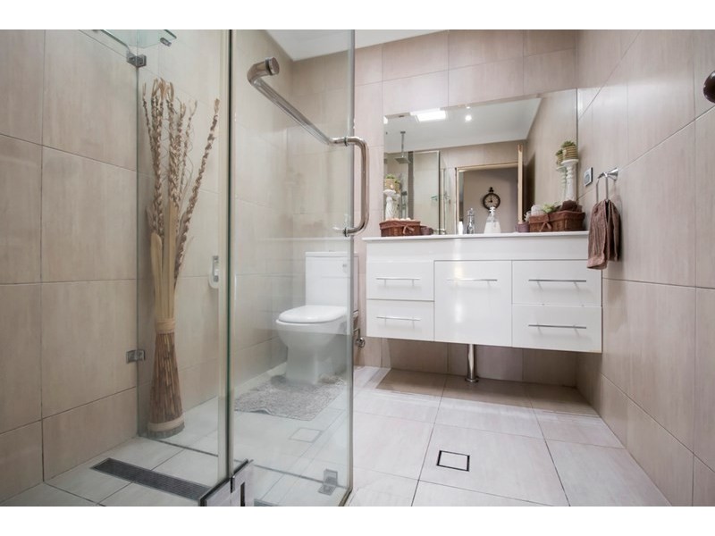 6 Wedge Place, Lurnea NSW 2170