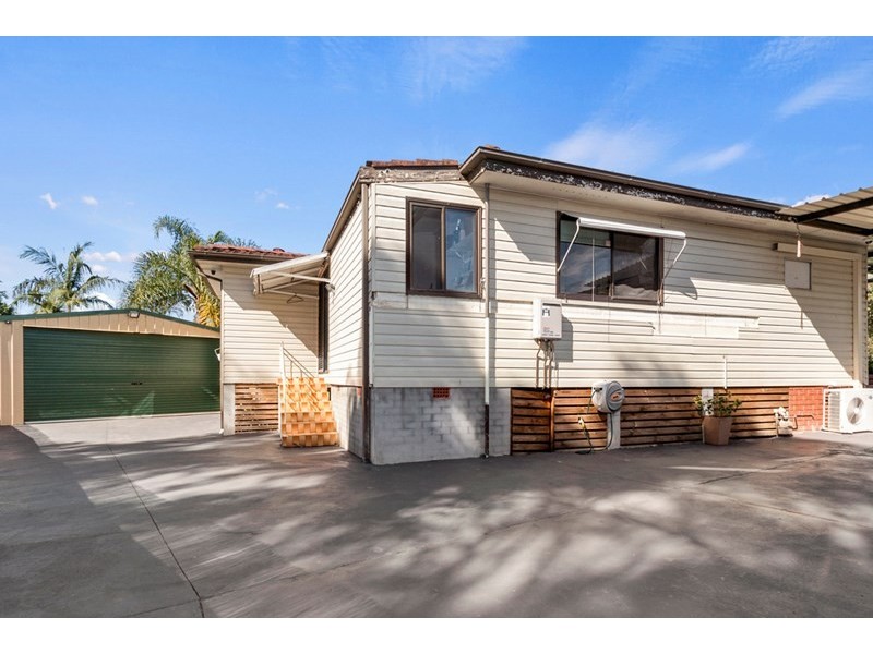 6 Wedge Place, Lurnea NSW 2170