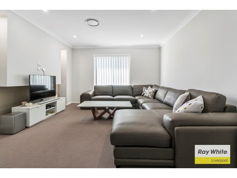 8 Polya Place, Horningsea Park NSW 2171
