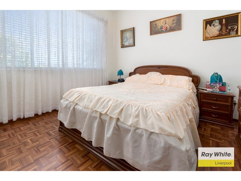 5 Grose Avenue, Lurnea NSW 2170