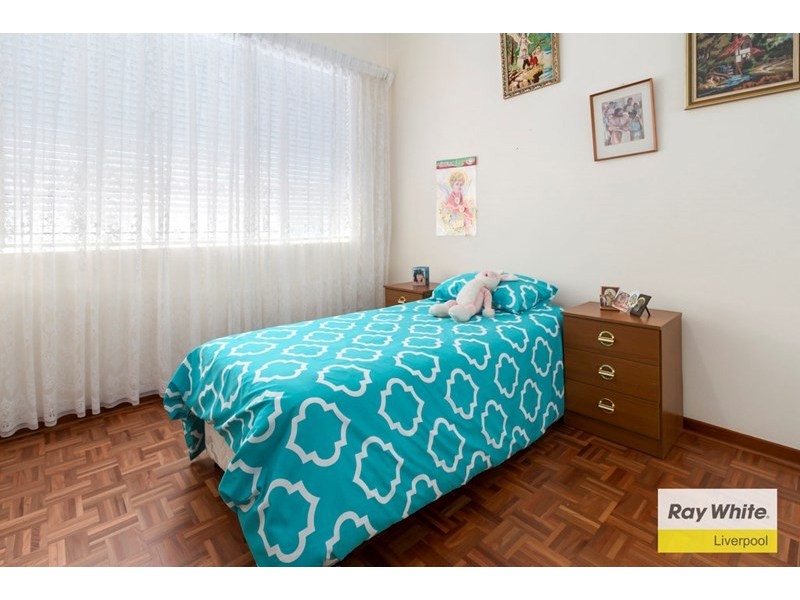 5 Grose Avenue, Lurnea NSW 2170