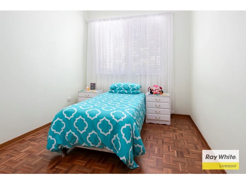 5 Grose Avenue, Lurnea NSW 2170