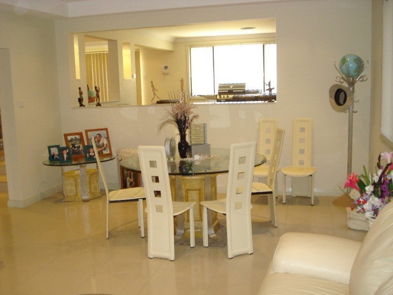 West Hoxton NSW 2171